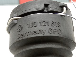 Фланец (тройник) системы охлаждения, ориг. номер 1J0121619, 1J0122291, Volkswagen Passat 2000-2005