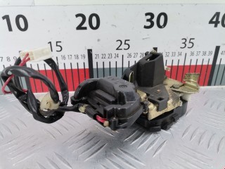 Замок двери задней левой, ориг. номер CB0773310D, Mazda Premacy 2001-2005
