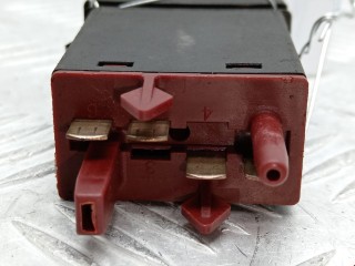 Кнопка антипробуксовочной системы (ABS/ESP), ориг. номер 3B0927134A, Volkswagen Passat 2000-2005