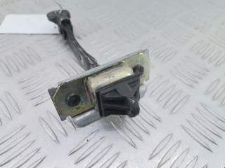 Ограничитель открывания двери передней, ориг. номер C10058270A, Mazda Premacy 2001-2005