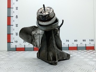 Кронштейн двигателя, ориг. номер 8D0199305, Volkswagen Passat 1996-2001