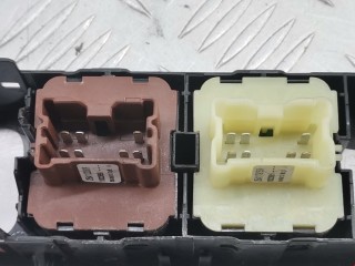Блок управления стеклоподъемниками, ориг. номер 10023899, Renault Captur 2012-2017