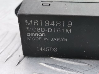 Кнопка стеклоподъемника, ориг. номер MR194819, MR194820, Mitsubishi Pajero Sport 2004-2008