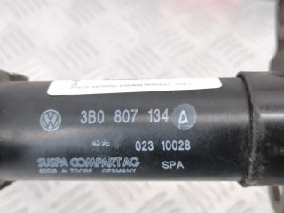 Отбойник бампера переднего, ориг. номер 3B0807134A, Volkswagen Passat 1996-2001