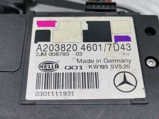 Фонарь салона (плафон), ориг. номер A2038204601, 2JM00879303, Mercedes C W203 2000-2004