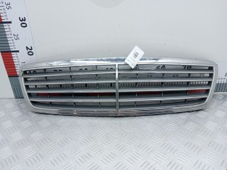 Решетка радиатора, ориг. номер A2038800183, A2038800223, Mercedes C W203 2000-2004