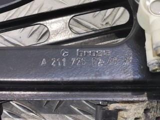 Стеклоподъемник передний правый, ориг. номер A2117200246, A2117200446, Mercedes E W211 2002-2006