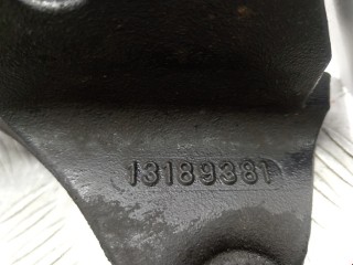 Кронштейн двигателя, ориг. номер 13189381, Opel Zafira 2008-2014