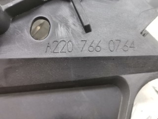 Ручка внутренняя задняя левая, ориг. номер A2207660764, 2207660764, Mercedes S W220 1998-2002