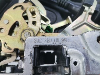 Замок двери задней левой, ориг. номер 2027300535, A2027300535, Mercedes E W210 1999-2002