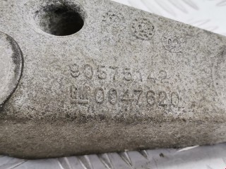 Кронштейн, ориг. номер 90575142, Opel Astra 1998-2009
