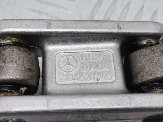 Рулевой карданчик, ориг. номер A2104620748, 2104620748, Mercedes C W203 2000-2004