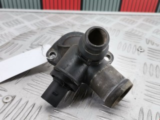 Фланец (тройник) системы охлаждения, ориг. номер 06B121133A, 06B121132H, Volkswagen Passat 1996-2001