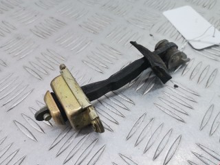 Ограничитель открывания двери передней, ориг. номер 804302F000, Nissan Primera 1990-1997