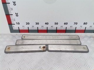 Накладка на порог Kia Sorento 2002-2006, внедорожник 5 дв., 858863E000