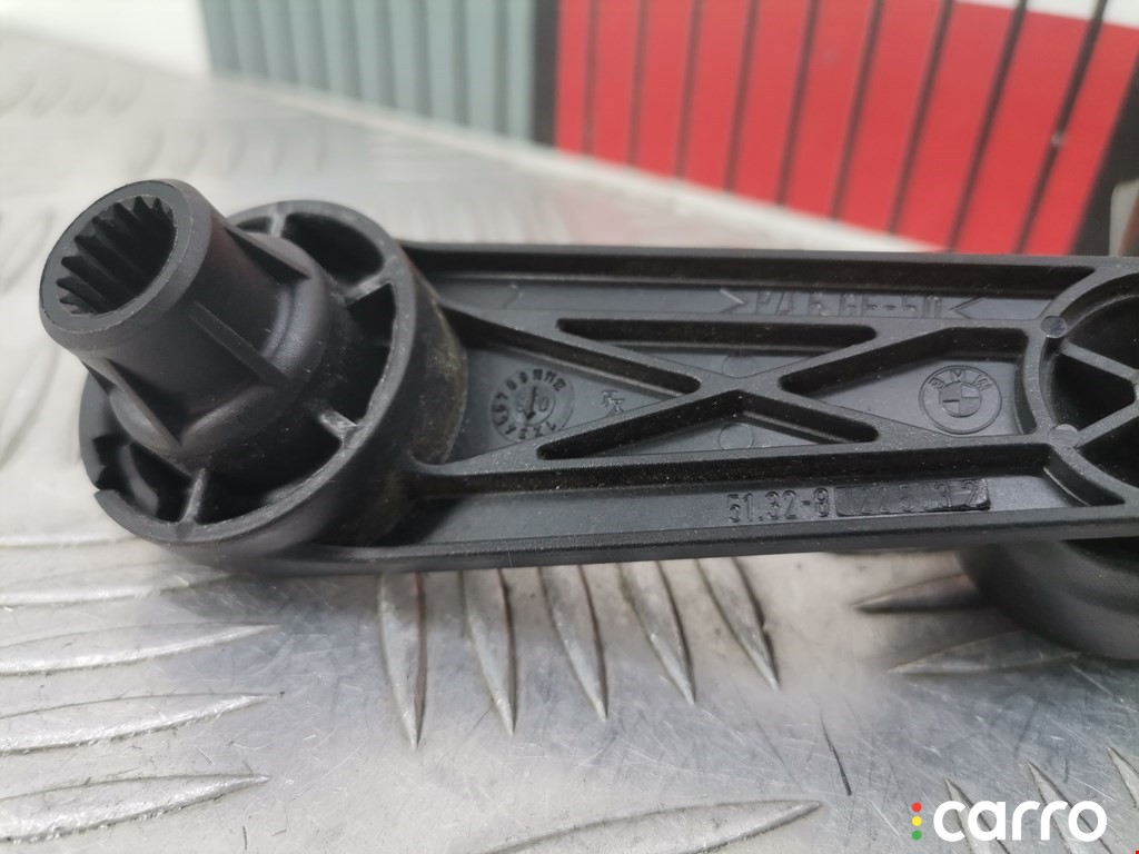 51328122503 Ручка стеклоподъемника BMW 1 E87/E81/E82/E88 2006г. - фото №3