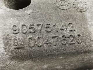 Кронштейн, ориг. номер 90575142, Opel Astra 1998-2009