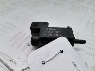 Клапан воздушный Volkswagen Passat 1996-2001, бензин, 037906283A