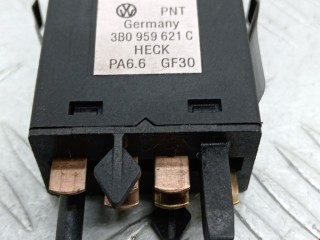 Кнопка подогрева заднего стекла, ориг. номер 3B0959621C, Volkswagen Passat 1996-2001