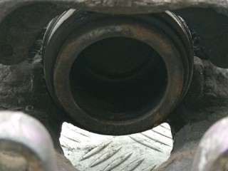 Суппорт передний правый, ориг. номер LR000568, Land Rover Freelander 2003-2006