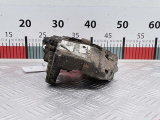 Суппорт передний левый, ориг. номер 477500K071, Toyota Hilux 2005-2008