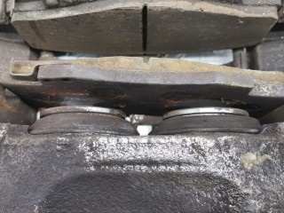 Суппорт передний левый, ориг. номер 477500K071, Toyota Hilux 2005-2008