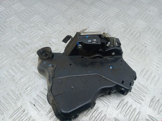 Замок двери передней левой, ориг. номер 690400K060, Toyota Hilux 2005-2008