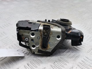 Замок двери передней правой, ориг. номер 690300K060, Toyota Hilux 2005-2008