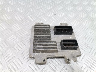 Блок управления двигателем Opel Zafira 2008-2014, 12679199
