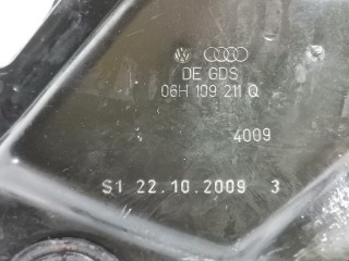 Крышка двигателя передняя, ориг. номер 06H109211Q, Audi A4 2007-2012