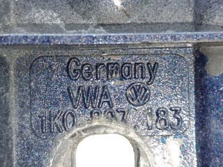 Кронштейн крепления бампера переднего, ориг. номер 1K0807183, 1K0807889A, Volkswagen Golf 1997-2006