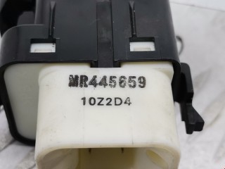 Кнопка стеклоподъемника, ориг. номер MR445659, Mitsubishi Pajero 1997-2004