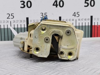 Замок двери задней левой, ориг. номер 90159254, 825039F511, Nissan Primera 1999-2002