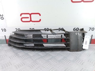 Заглушка (решетка) в бампер Volkswagen Passat 2000-2005, седан, 3B0853665H