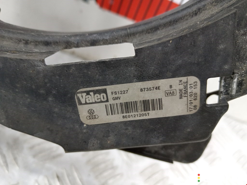 8E0121205T, 873574E Диффузор (кожух вентилятора) Audi A4 2003г. - фото №6