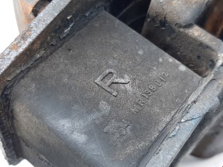 Подушка крепления КПП, ориг. номер MR198012, Mitsubishi Pajero 1997-2004