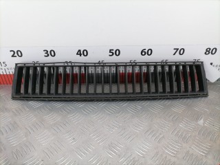 Заглушка (решетка) в бампер Skoda Fabia 1999-2004, хетчбэк 5 дв.