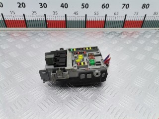Блок предохранителей Opel Astra 2006-2014, 13222786