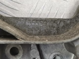 Крышка двигателя передняя, Opel Zafira 2005-2008