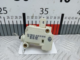 Электропривод багажника, ориг. номер 3B0959781C, 3B0959781D, Volkswagen Bora 1998-2005