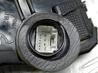 Замок двери передней правой, ориг. номер A046693, 6904053090, Toyota Auris 2006-2010