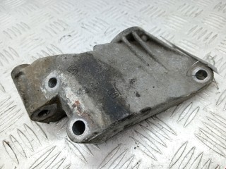 Кронштейн генератора, ориг. номер 90571112, Opel Vectra 1999-2002