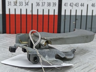 Ручка внутренняя передняя левая, ориг. номер MR288395, MR915325, Mitsubishi Carisma 1999-2004