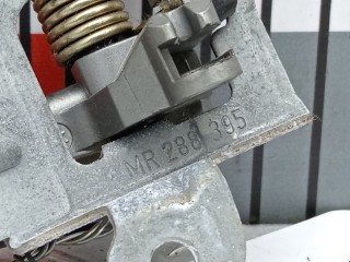 Ручка внутренняя передняя левая, ориг. номер MR288395, MR915325, Mitsubishi Carisma 1999-2004