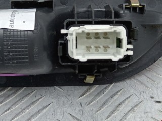 Кнопка стеклоподъемника, ориг. номер 8200016014, 8200220507, Renault Laguna 1998-2001