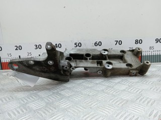 Кронштейн генератора, ориг. номер 30757168, 8642196, Volvo S80 1998-2003