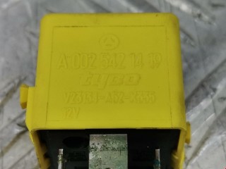 Реле (прочие), ориг. номер A0025421419, V23134A52X335, Mercedes S W220 2002-2005