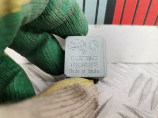 Реле (прочие), ориг. номер A0025422619, 4RA00779307, Mercedes E W211 2002-2006