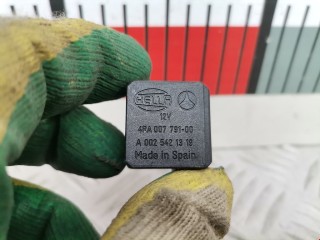 Реле (прочие), ориг. номер A0025421319, 4RA00779100, Mercedes E W211 2002-2006