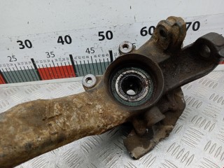Кулак поворотный правый, ориг. номер 8D0407258AD, 8D0407258AM, Volkswagen Passat 1996-2001